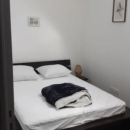 Holiday home Des Vergers Les Pruniers *